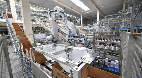 中国乳业首家！蒙牛宁夏全数智化工厂获评WEF“灯塔工厂”